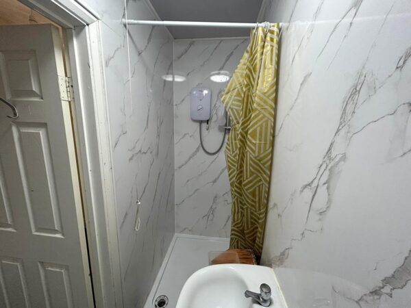 1/2 Bedroom Flat To Let - Hp12