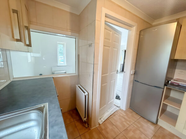 2 Bedroom Maisonette To Let - HP13