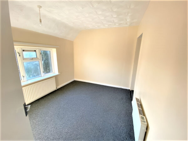 2 Bedroom Flat To Let - HP12