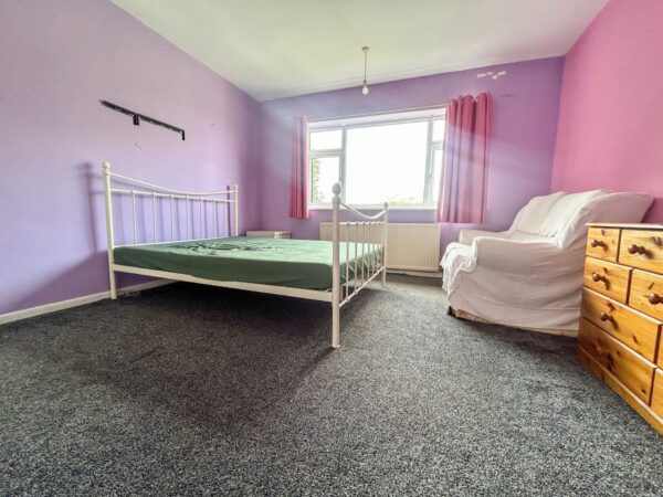 3 Bedroom Flat To Let - HP11