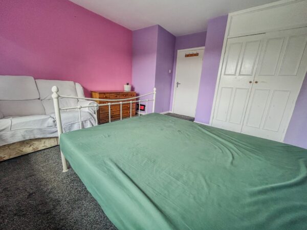 3 Bedroom Flat To Let - HP11