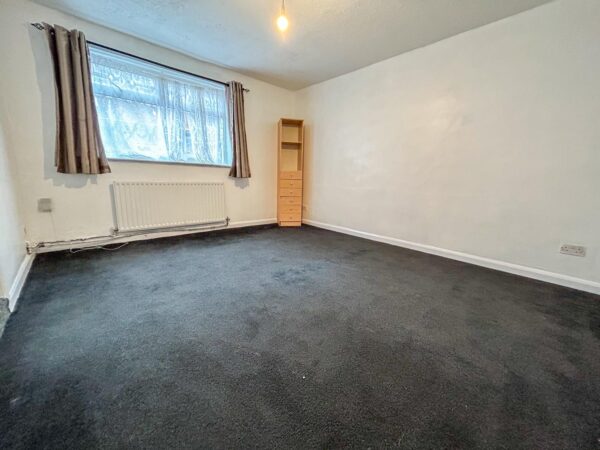 1 Bedroom Flat To Let - HP13