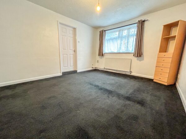 1 Bedroom Flat To Let - HP13