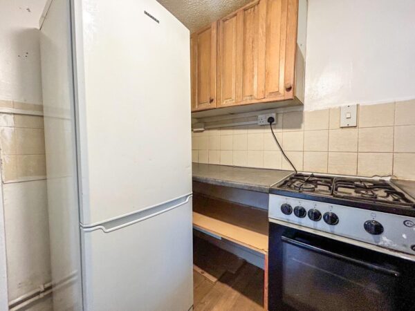 1 Bedroom Flat To Let - HP13