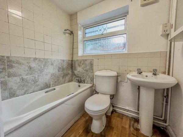 1 Bedroom Flat To Let - HP13