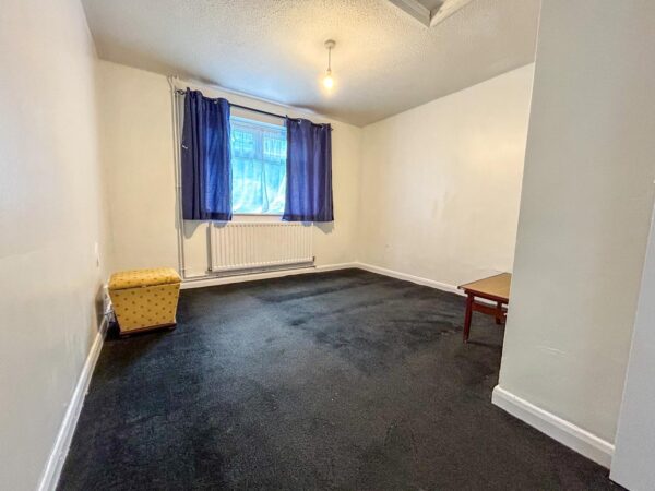 1 Bedroom Flat To Let - HP13