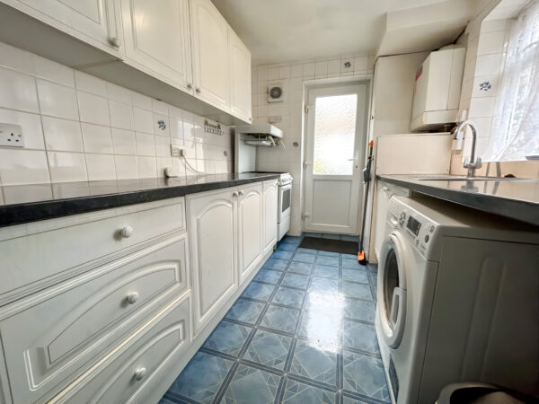 3 Bedroom House To Let - HP13