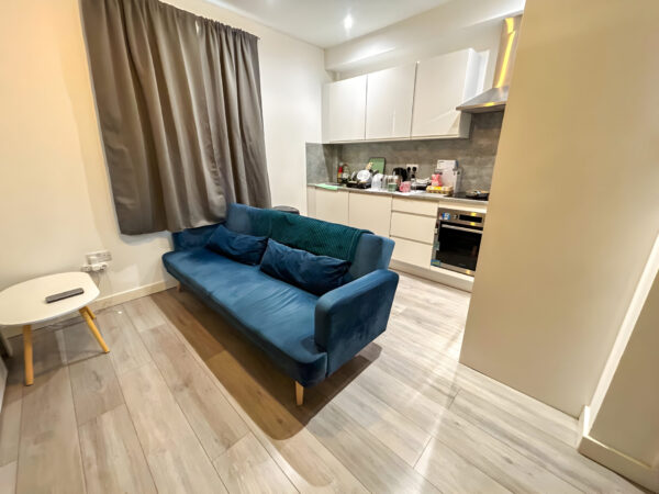 1 Bedroom Flat To Let - HP13