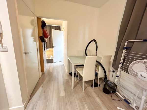 1 Bedroom Flat To Let - HP13