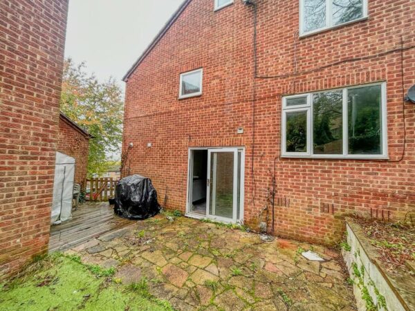 4 Bedroom House To Let - HP13