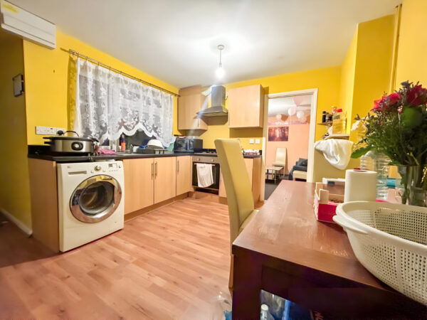 2 Bedroom Maisonette To Let - HP12