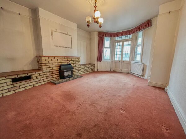 4/5 Bedroom House To Let - HP12