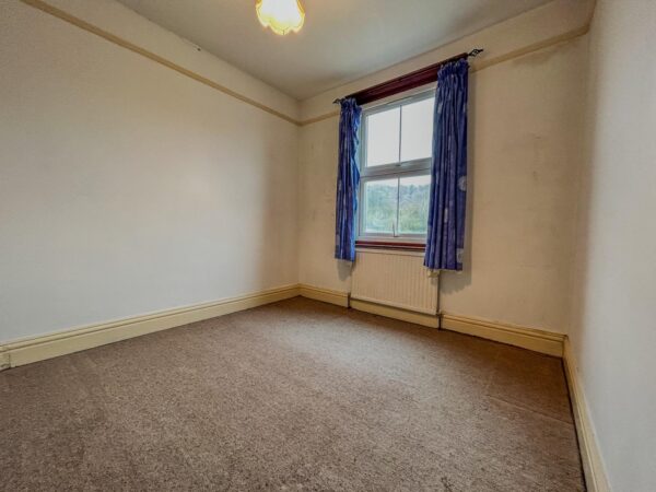 4/5 Bedroom House To Let - HP12