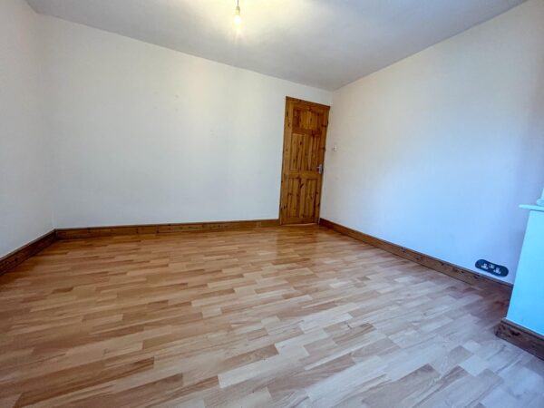 2 Bedroom Flat To Let - HP13