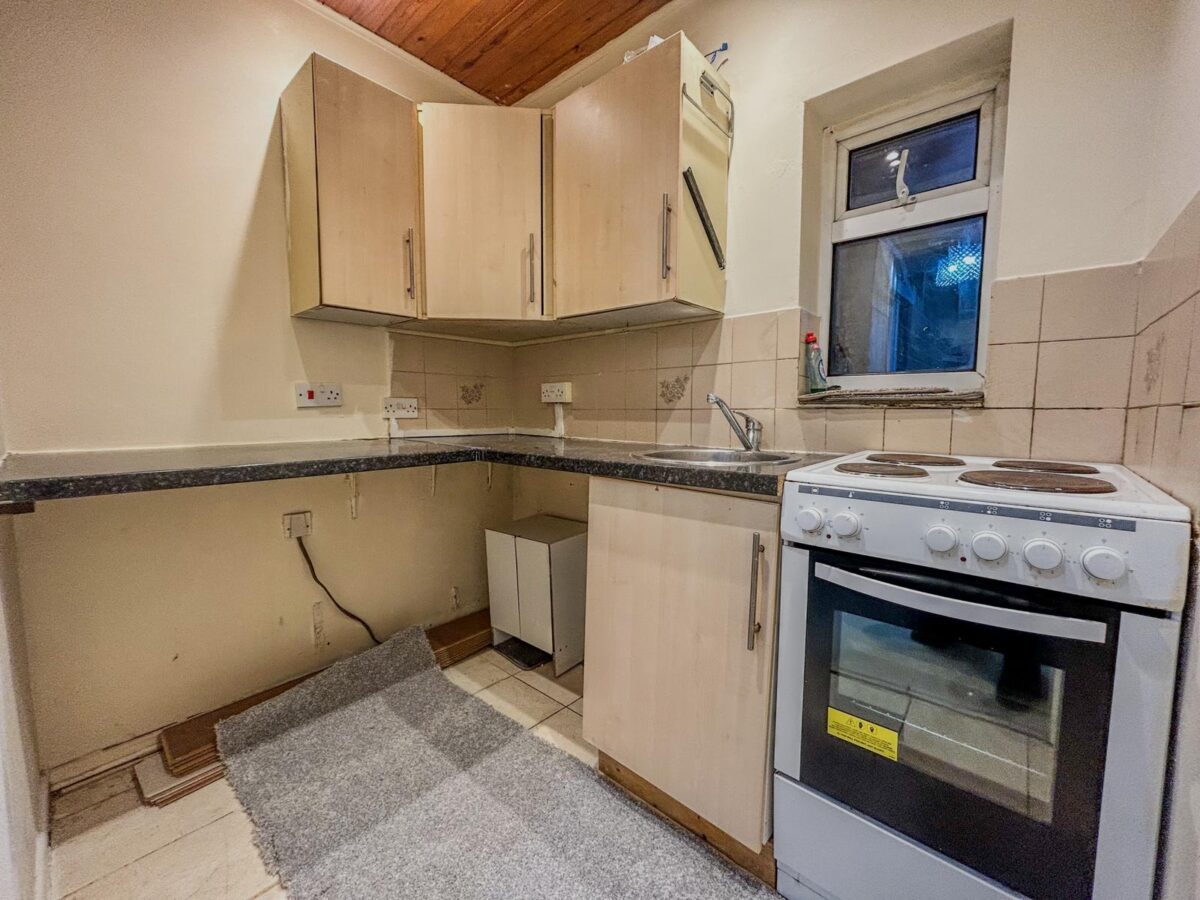 1 Bedroom Flat To Let - HP12