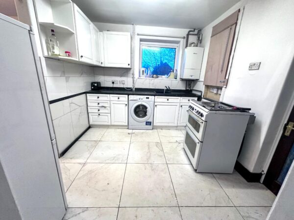 2 Bedroom House To Let - ST6