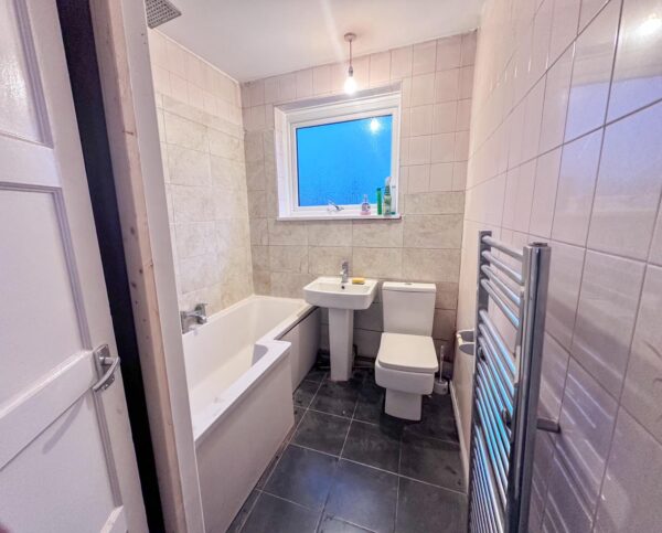 2 Bedroom House To Let - ST6