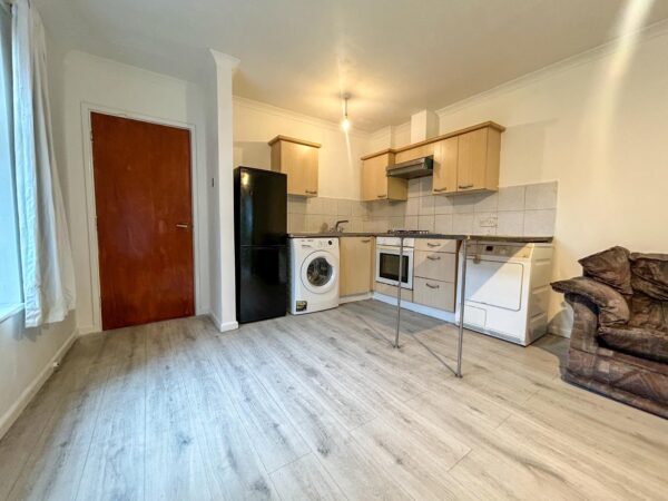 2 Bedroom Masionette To Let - HP12