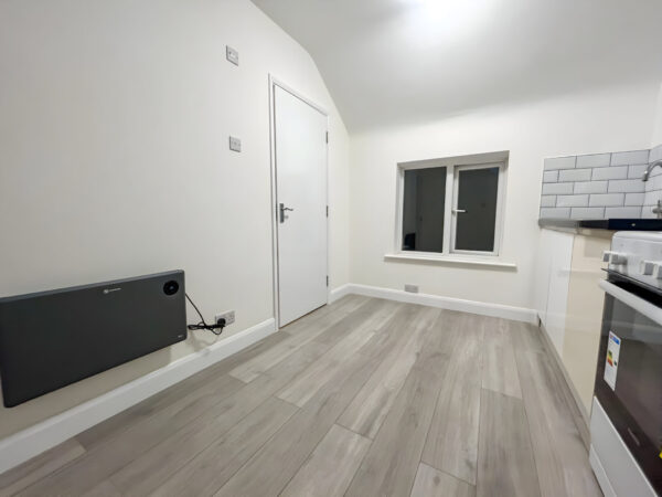 Studio Flat To let - HP12 (All Bills Included)