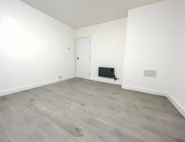 Studio Flat To let - HP12 (All Bills Included)