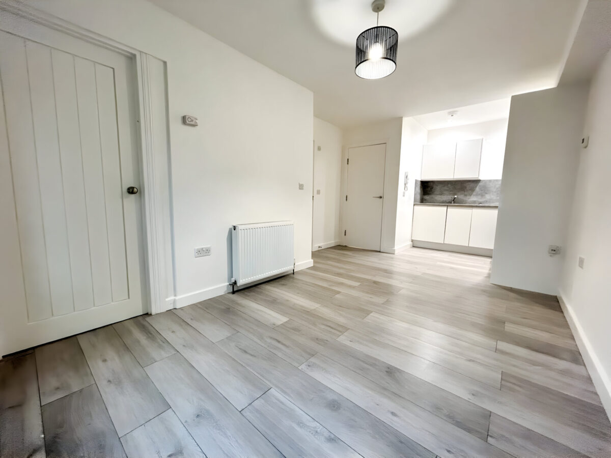 1 Bedroom Flat To Let - HP13