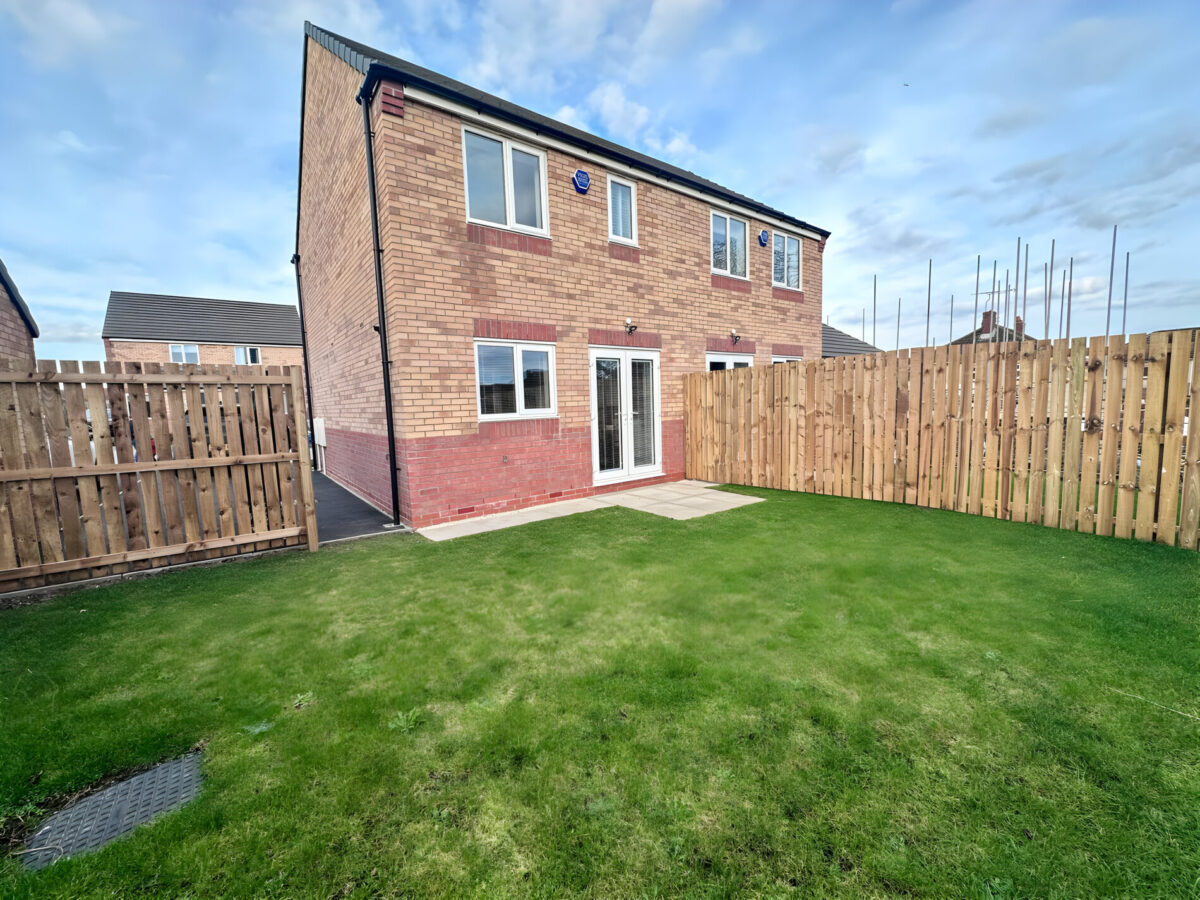 2 Bedroom House To Let - S80