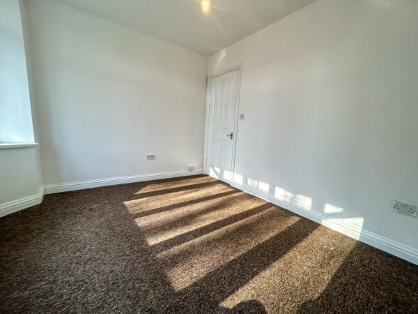 1 Bedroom Flat To Let - HP12