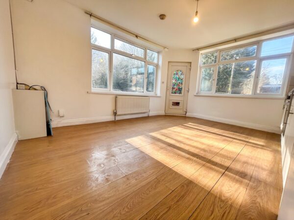 1 Bedroom Flat To Let - HP12