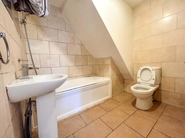 1 Bedroom Flat To Let - HP12