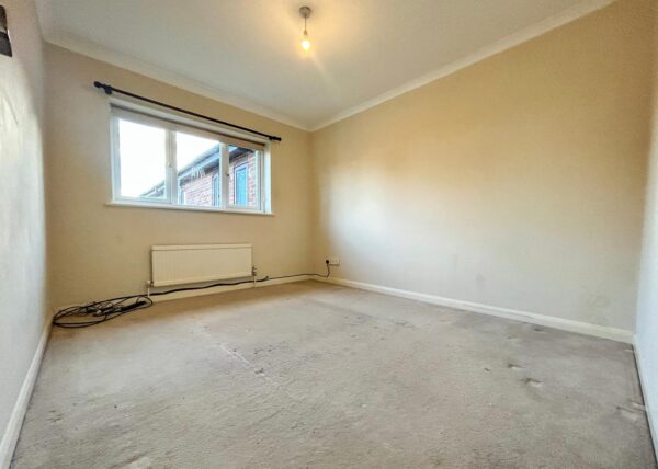 2 Bedroom House To Let - HP13