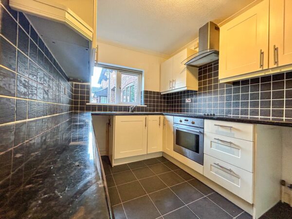 2 Bedroom House To Let - HP13