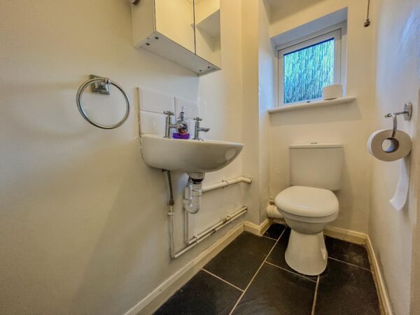 2 Bedroom House To Let - HP13