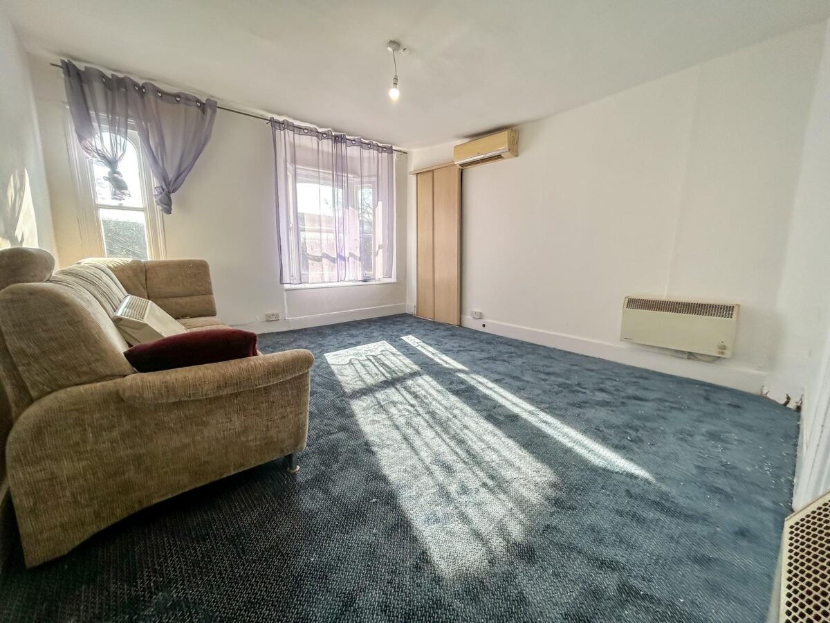 1 Bedroom Flat To Let - Town Centre HP13