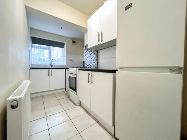 1 Bedroom Apartment To Let - HP13