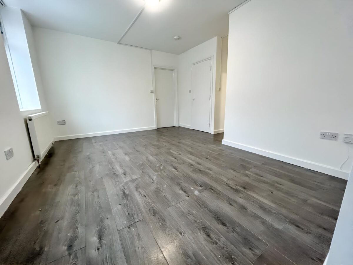 1 Bedroom Apartment To Let - HP13