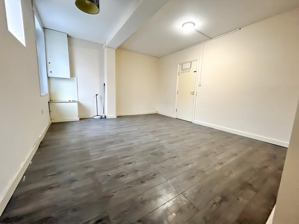 1 Bedroom Apartment To Let - HP13