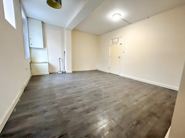 1 Bedroom Apartment To Let - HP13